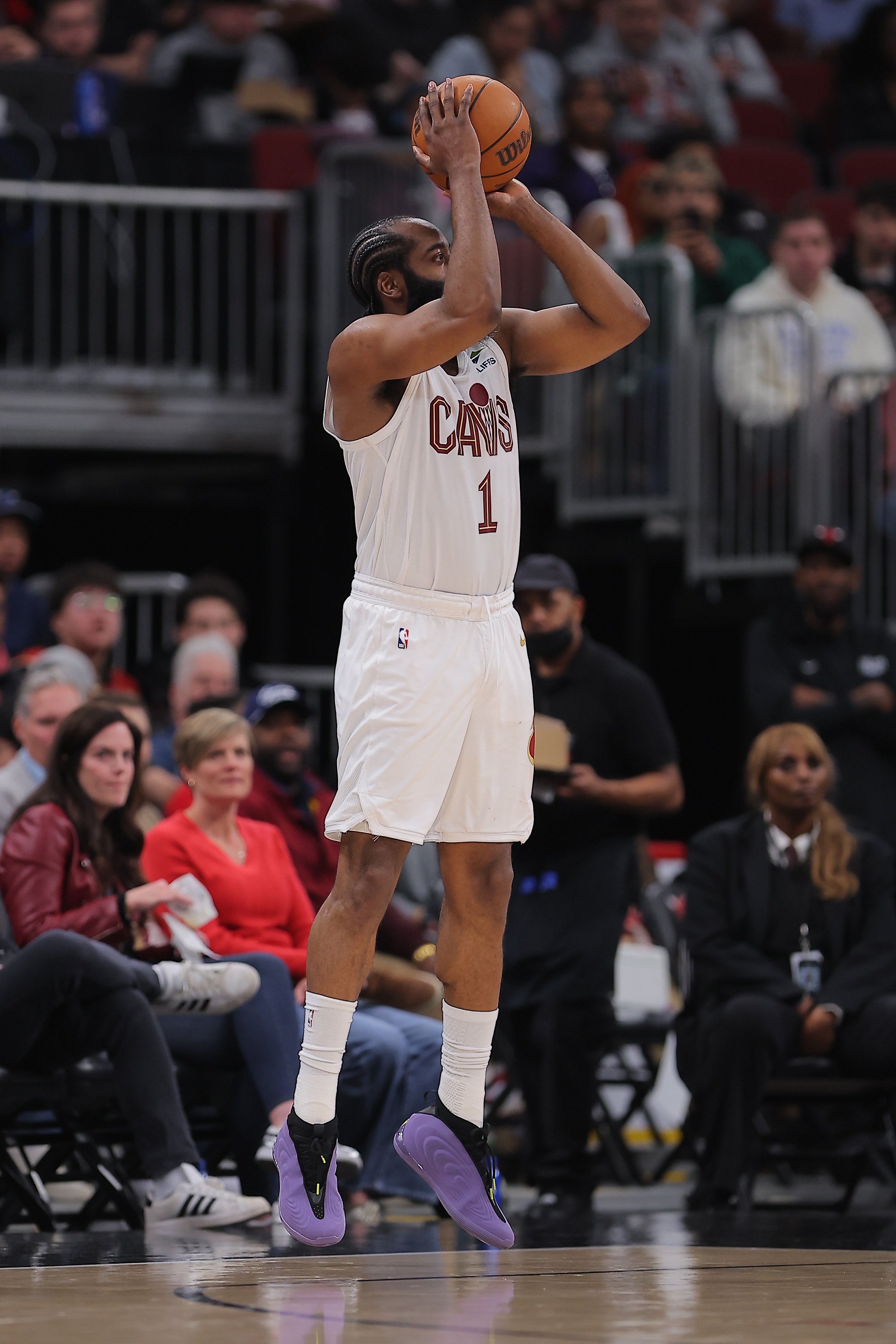 28投5中！哈登远投失准成骑士连败缩影