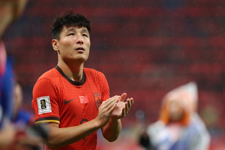 武磊百场纪念仪式成唯一亮点，国足0-0闷平泰国
